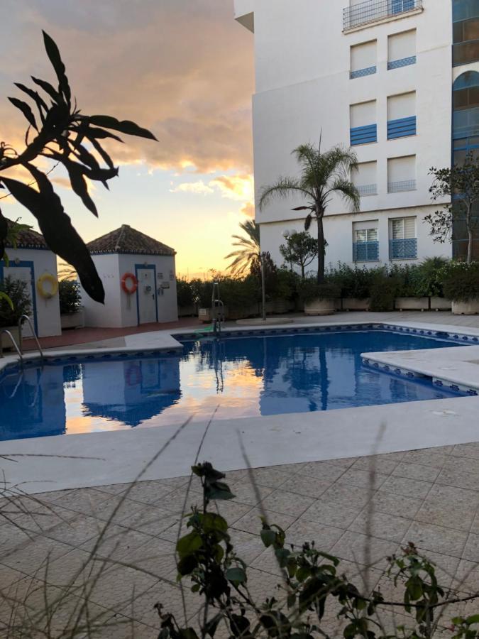 Marina Apartment Beach Front Estepona Exterior foto