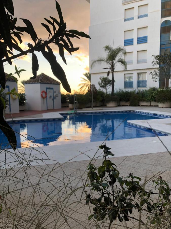 Marina Apartment Beach Front Estepona Exterior foto