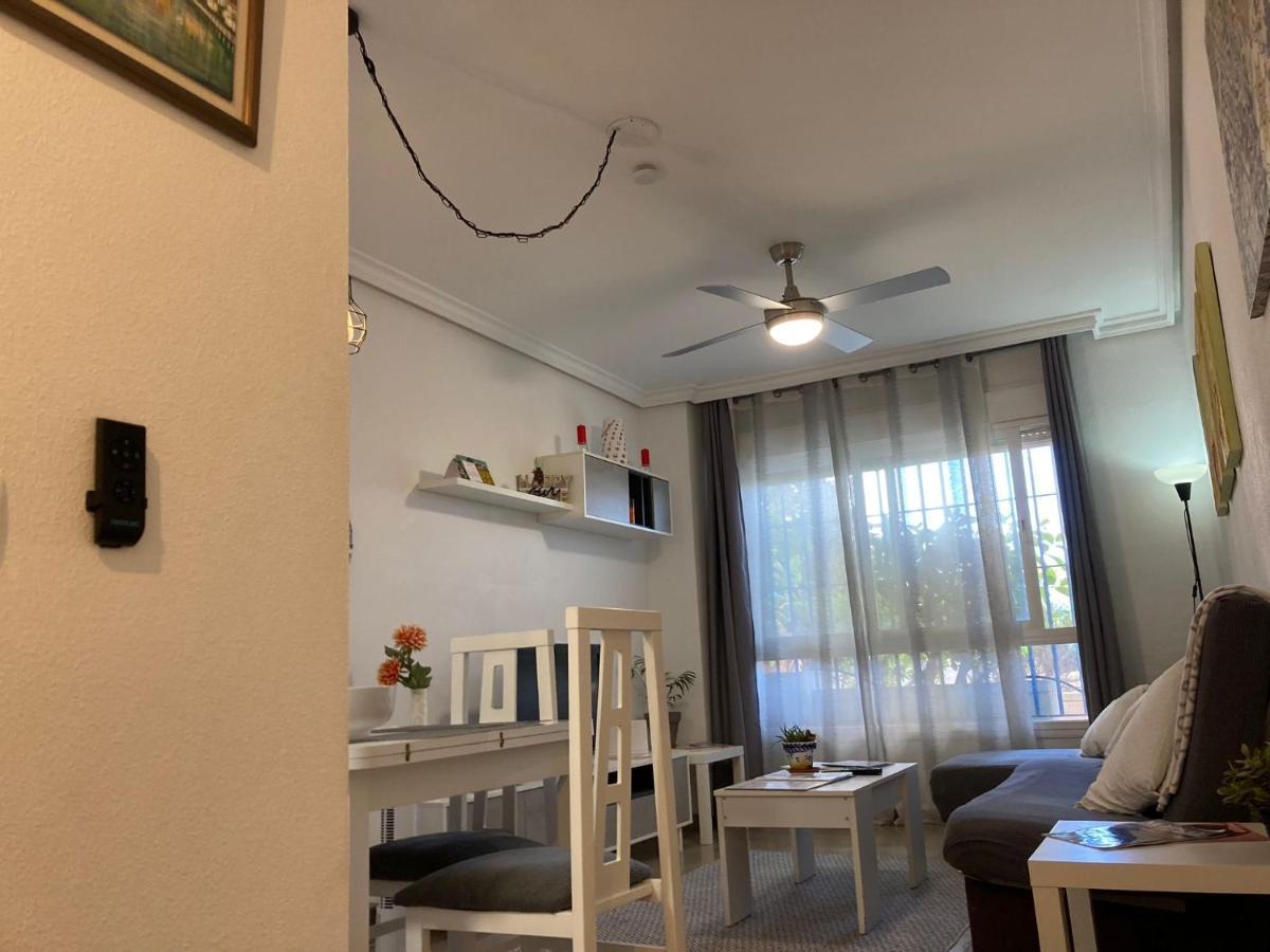 Marina Apartment Beach Front Estepona Exterior foto